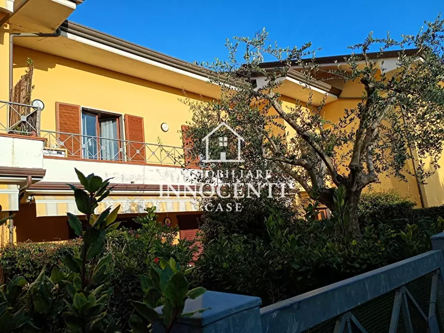 Immagine 7 di Appartamento in vendita  a Massa