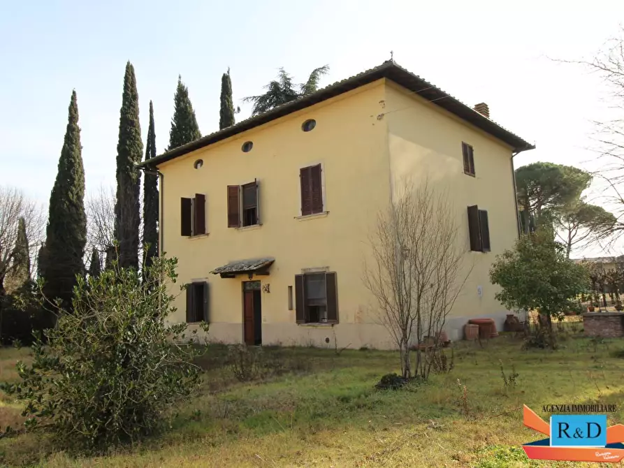 Immagine 2 di Villa in vendita  a Colle Di Val D'elsa