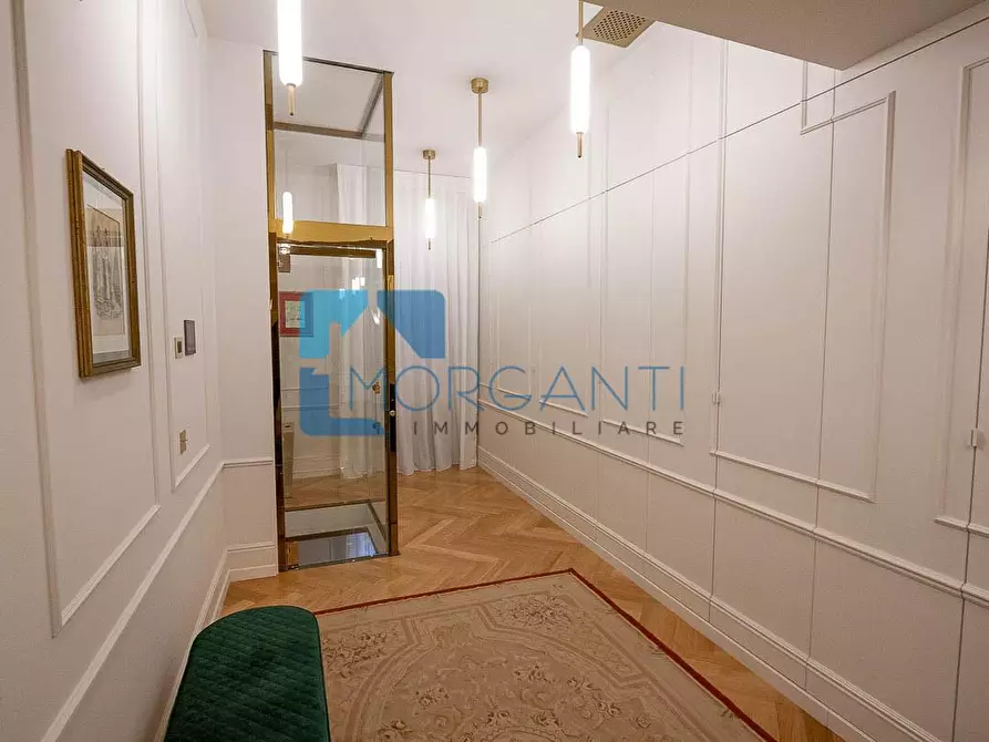 Immagine 13 di Palazzo in vendita  a Pietrasanta