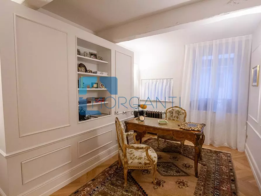 Immagine 4 di Palazzo in vendita  a Pietrasanta