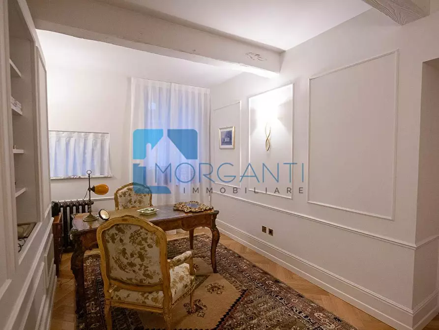 Immagine 5 di Palazzo in vendita  a Pietrasanta