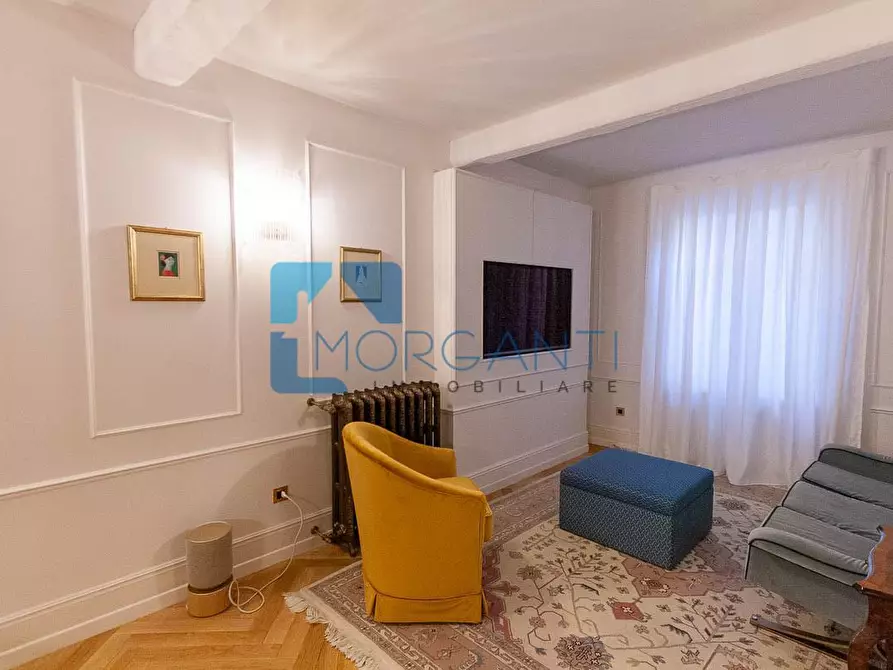 Immagine 3 di Palazzo in vendita  a Pietrasanta