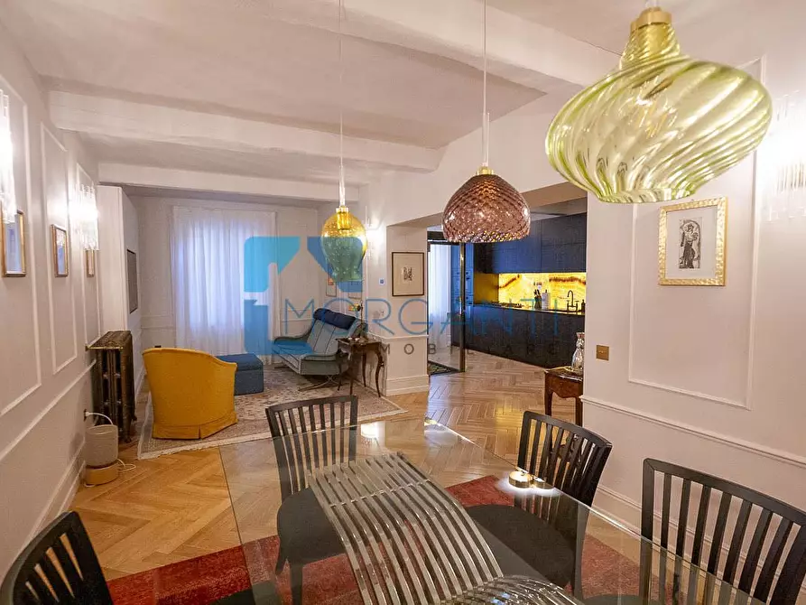 Immagine 1 di Palazzo in vendita  a Pietrasanta