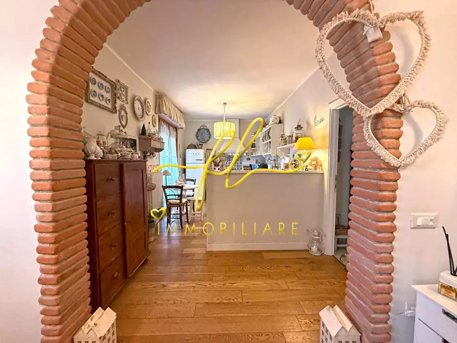 Immagine 9 di Appartamento in vendita  a Cecina