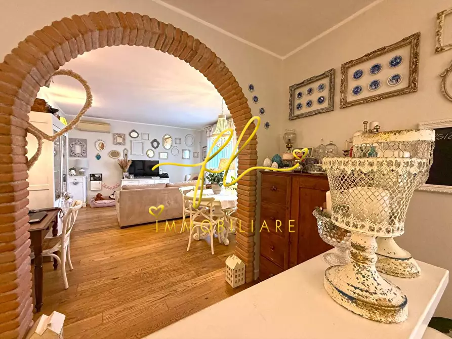 Immagine 16 di Appartamento in vendita  a Cecina