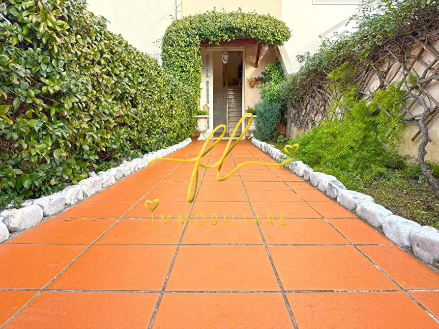 Immagine 44 di Appartamento in vendita  a Cecina