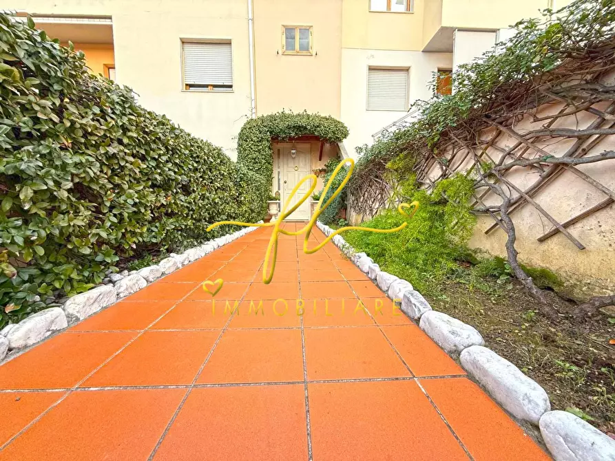 Immagine 50 di Appartamento in vendita  a Cecina