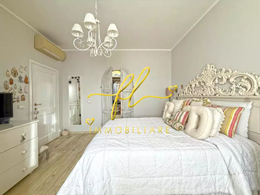 Immagine 21 di Appartamento in vendita  a Cecina