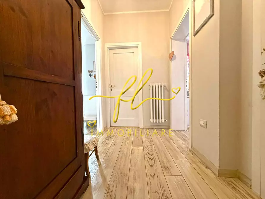 Immagine 17 di Appartamento in vendita  a Cecina