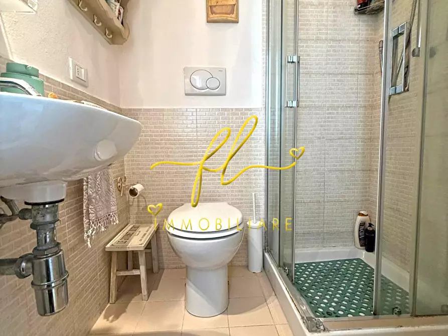 Immagine 32 di Appartamento in vendita  a Cecina