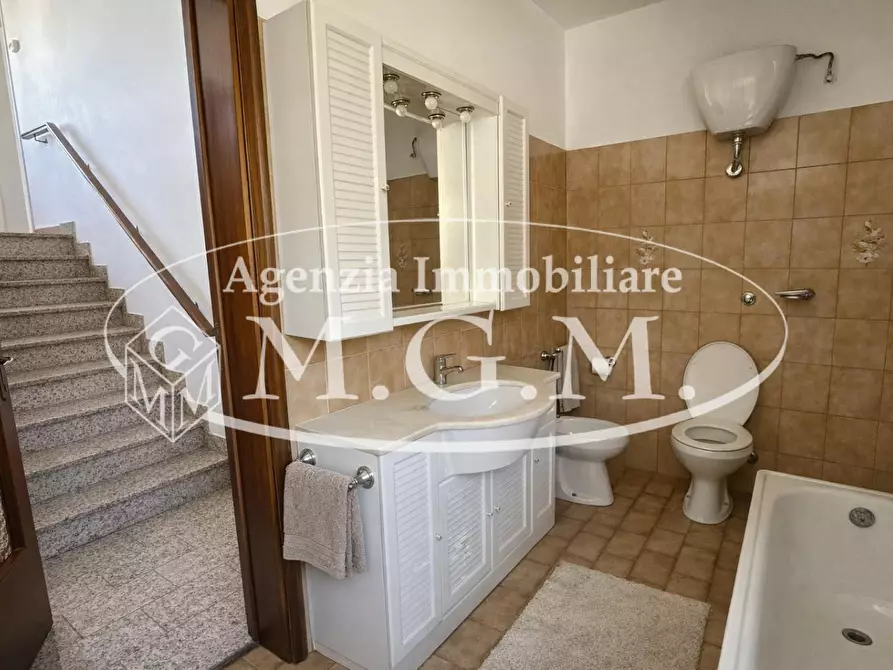 Immagine 17 di Casa colonica in vendita  a Vicopisano