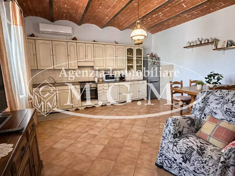 Immagine 7 di Casa colonica in vendita  a Vicopisano