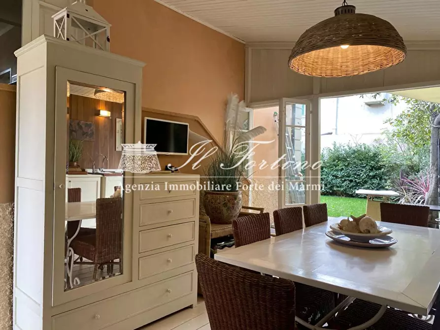 Immagine 9 di Casa indipendente in affitto  a Forte Dei Marmi