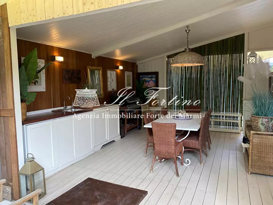 Immagine 7 di Casa indipendente in affitto  a Forte Dei Marmi