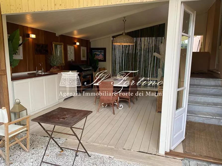 Immagine 12 di Casa indipendente in affitto  a Forte Dei Marmi