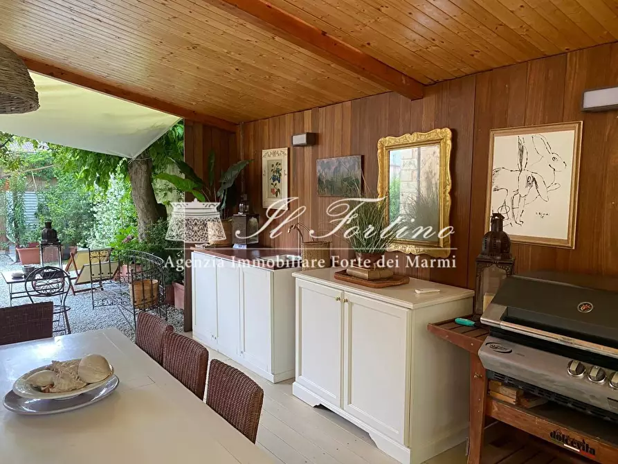 Immagine 8 di Casa indipendente in affitto  a Forte Dei Marmi