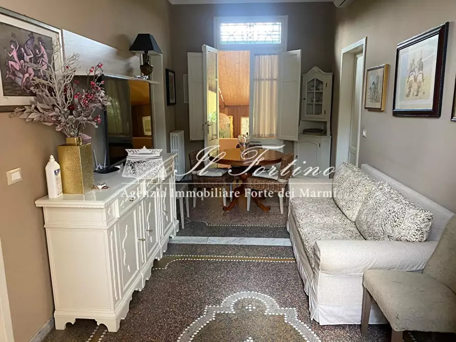 Immagine 17 di Casa indipendente in affitto  a Forte Dei Marmi