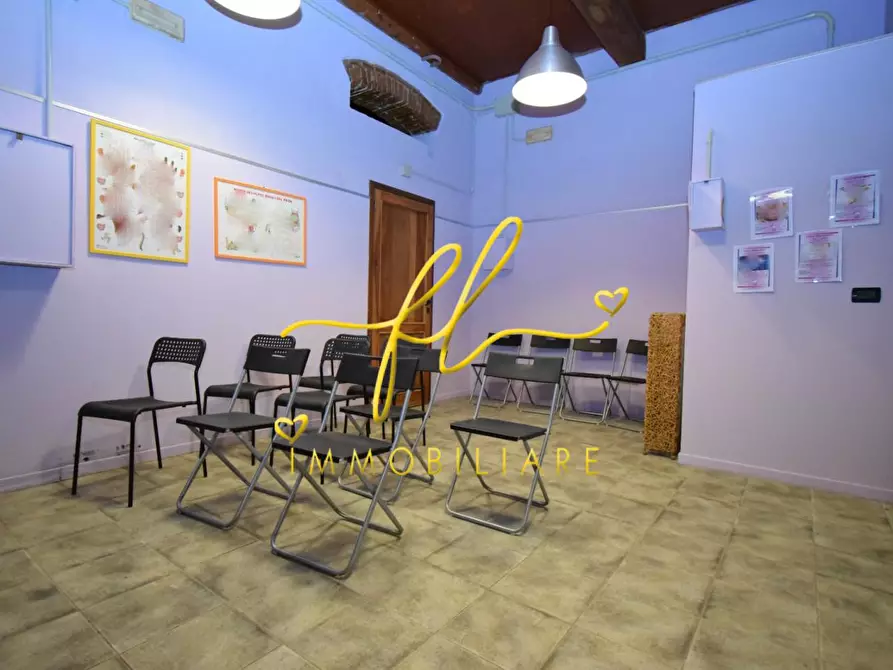 Immagine 4 di Locale commerciale in vendita  a Livorno