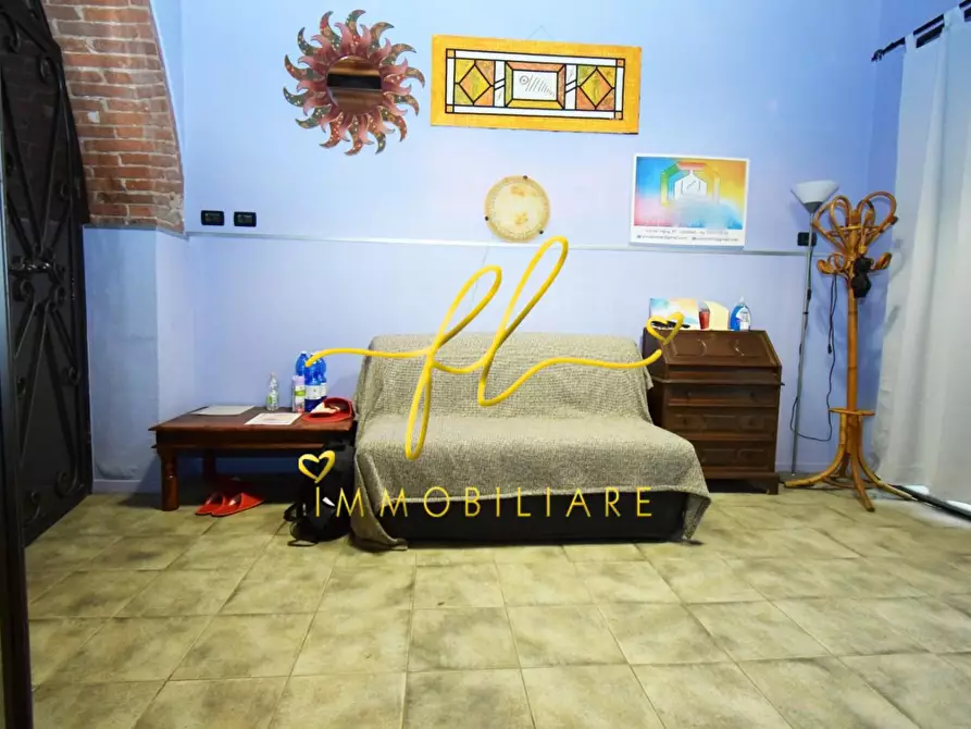 Immagine 1 di Locale commerciale in vendita  a Livorno