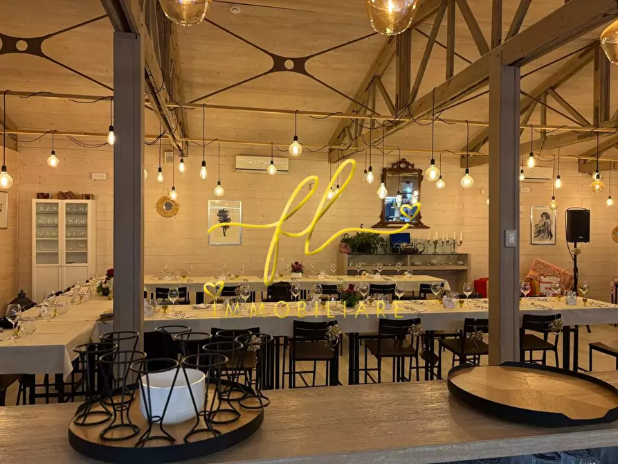 Immagine 21 di Attività commerciale in vendita  a Pisa