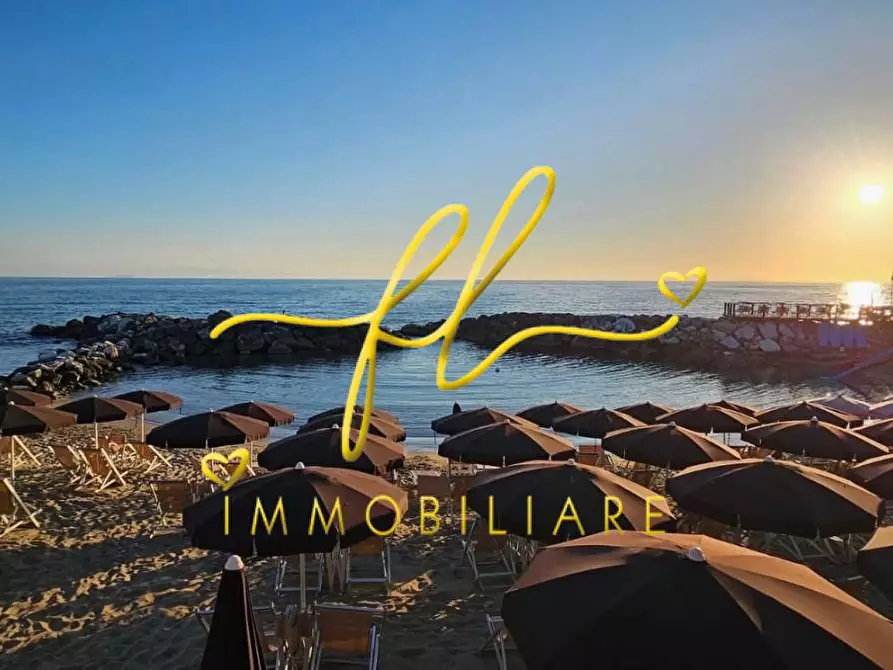 Immagine 38 di Attività commerciale in vendita  a Pisa