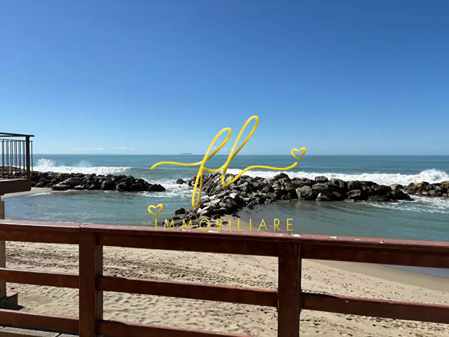 Immagine 13 di Attività commerciale in vendita  a Pisa