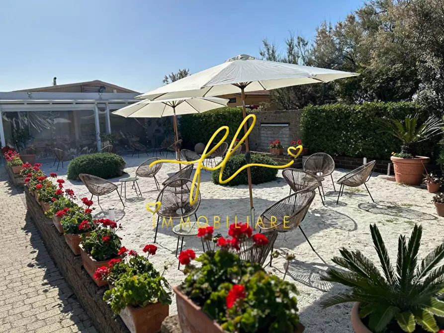 Immagine 6 di Attività commerciale in vendita  a Pisa