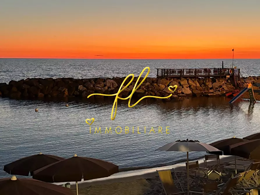 Immagine 12 di Attività commerciale in vendita  a Pisa