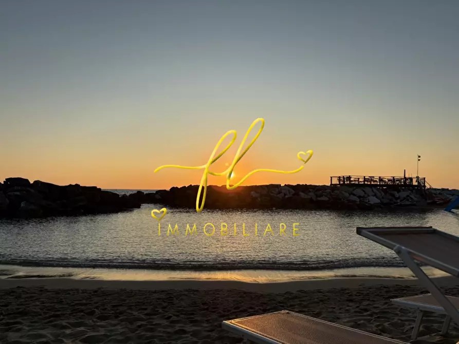 Immagine 2 di Attività commerciale in vendita  a Pisa