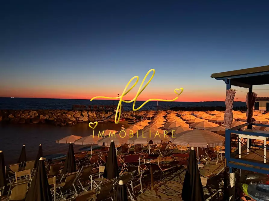 Immagine 18 di Attività commerciale in vendita  a Pisa