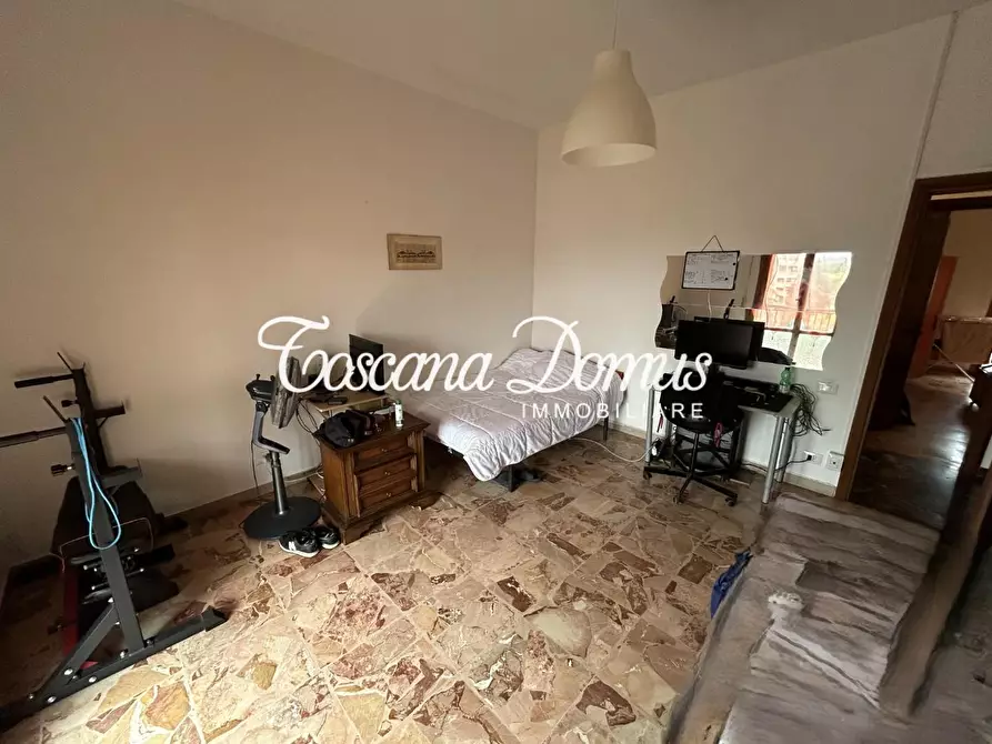 Immagine 21 di Appartamento in vendita  a Siena