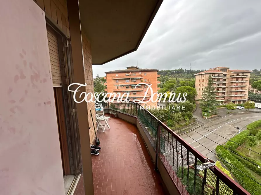 Immagine 16 di Appartamento in vendita  a Siena