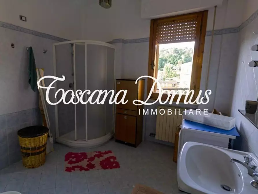 Immagine 31 di Appartamento in vendita  a Siena