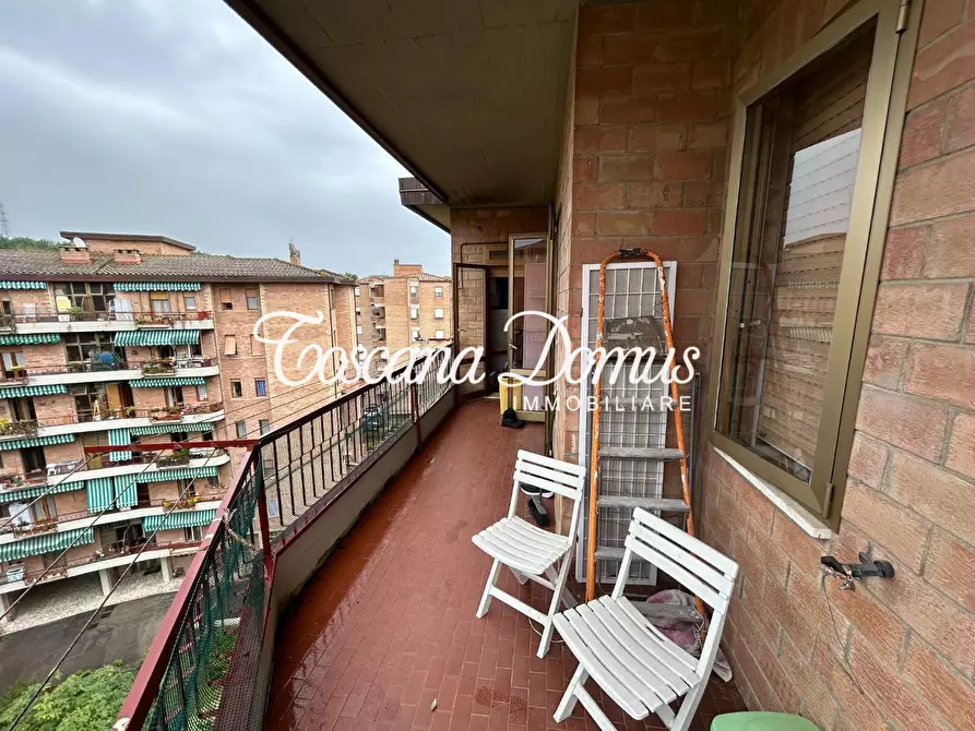 Immagine 15 di Appartamento in vendita  a Siena