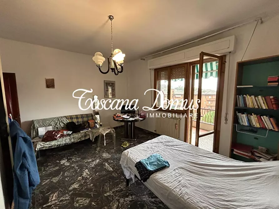 Immagine 4 di Appartamento in vendita  a Siena