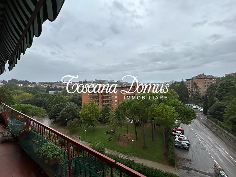 Immagine 9 di Appartamento in vendita  a Siena