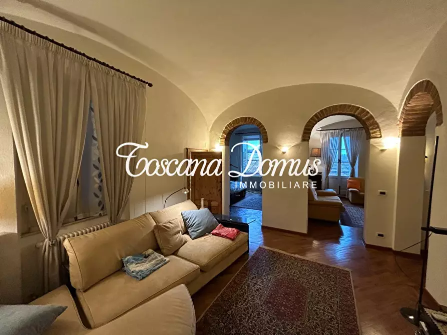 Immagine 1 di Appartamento in vendita  a Siena