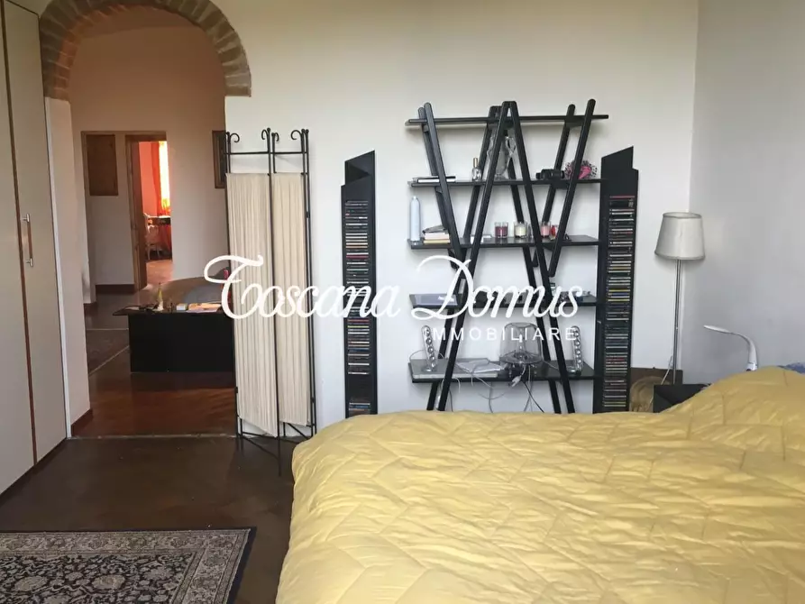 Immagine 17 di Appartamento in vendita  a Siena