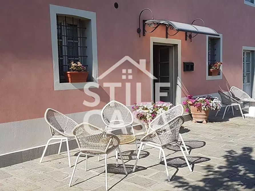 Immagine 25 di Casa colonica in vendita  a Altopascio