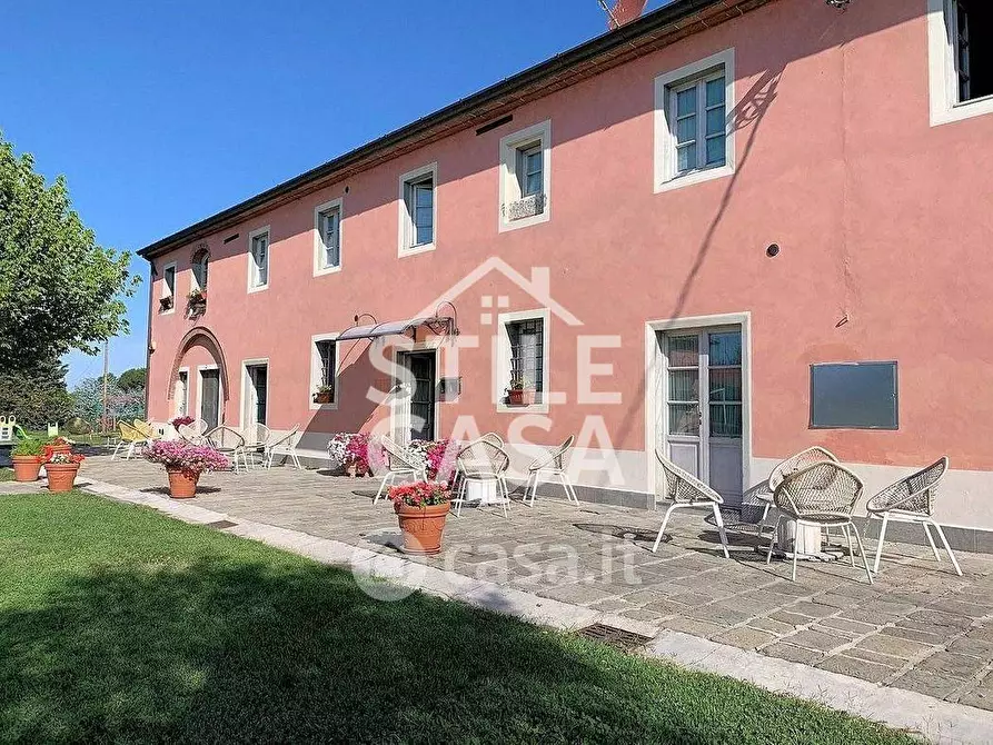 Immagine 27 di Casa colonica in vendita  a Altopascio