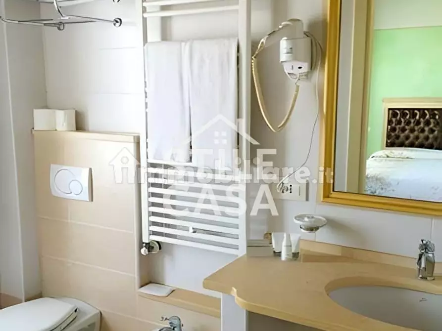 Immagine 21 di Casa colonica in vendita  a Altopascio