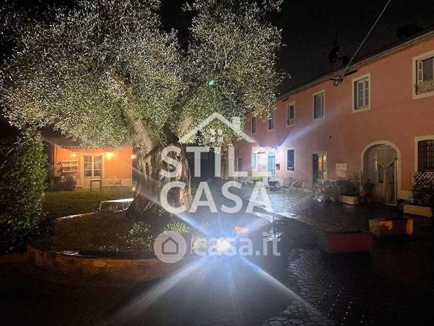 Immagine 24 di Casa colonica in vendita  a Altopascio