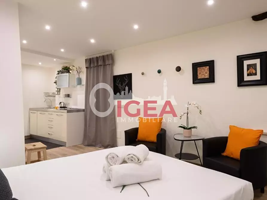 Immagine 2 di Loft/Open space in vendita  a Siena