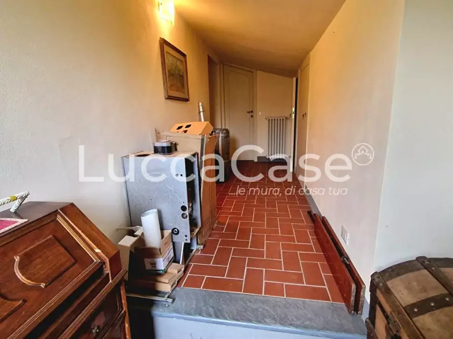 Immagine 27 di Villa in vendita  a Lucca