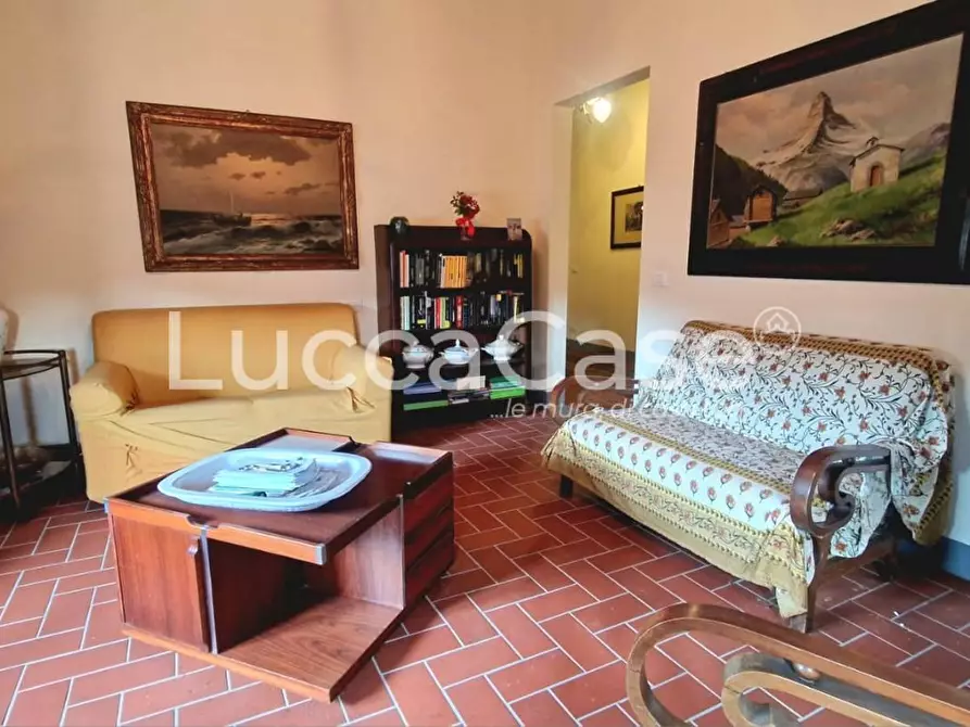 Immagine 17 di Villa in vendita  a Lucca