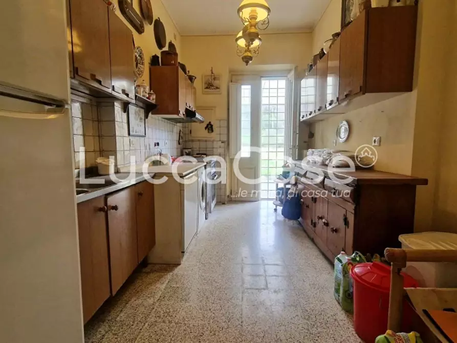 Immagine 9 di Villa in vendita  a Lucca