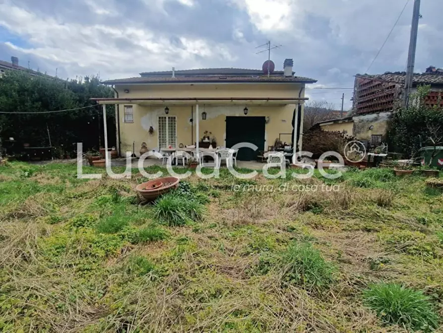 Immagine 30 di Villa in vendita  a Lucca