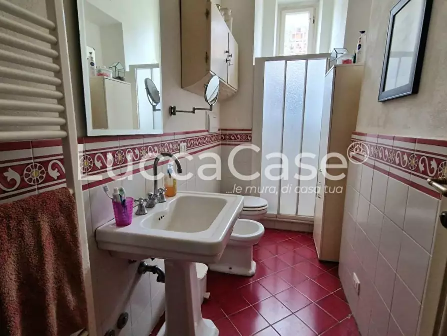 Immagine 12 di Villa in vendita  a Lucca