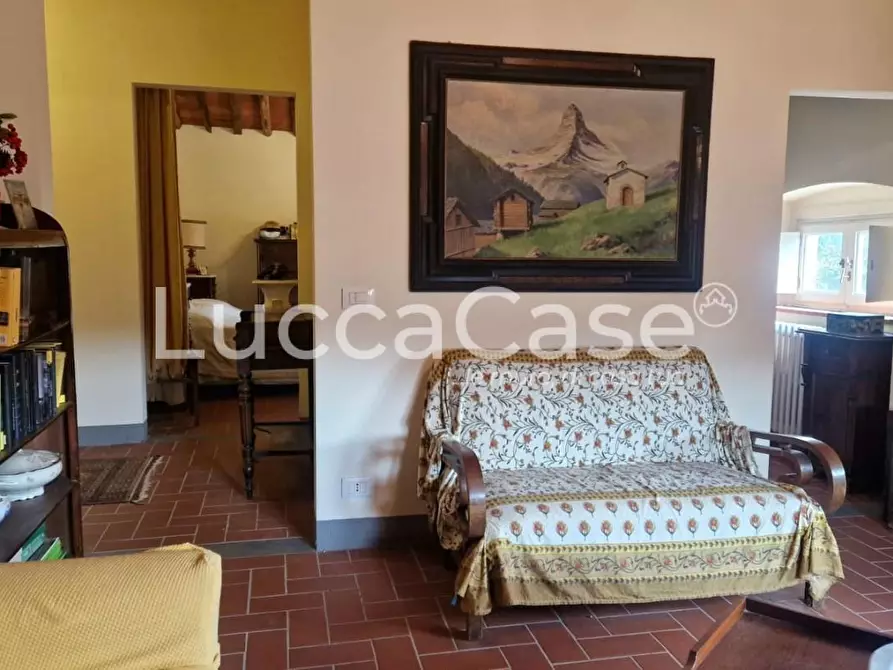 Immagine 18 di Villa in vendita  a Lucca