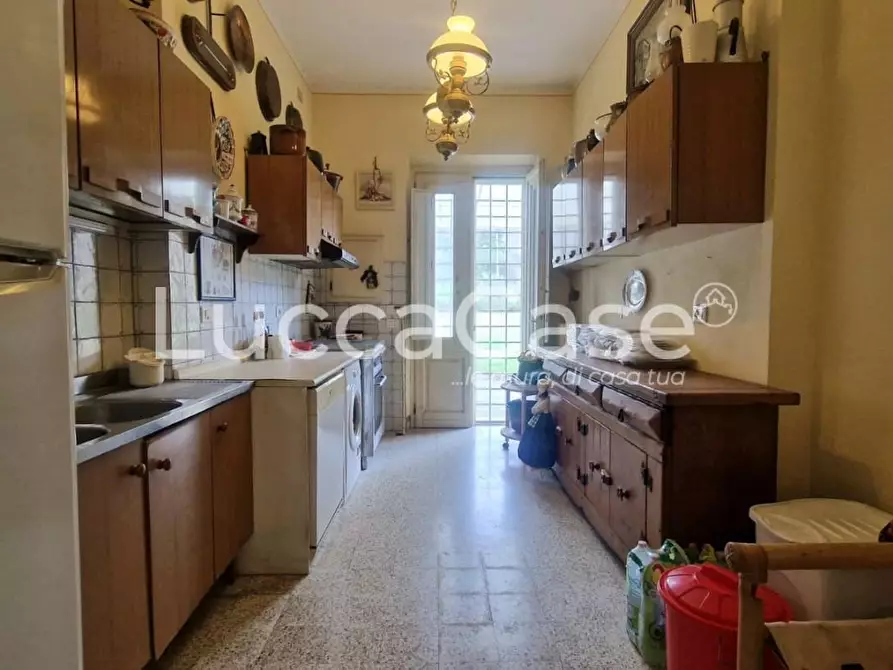 Immagine 7 di Villa in vendita  a Lucca